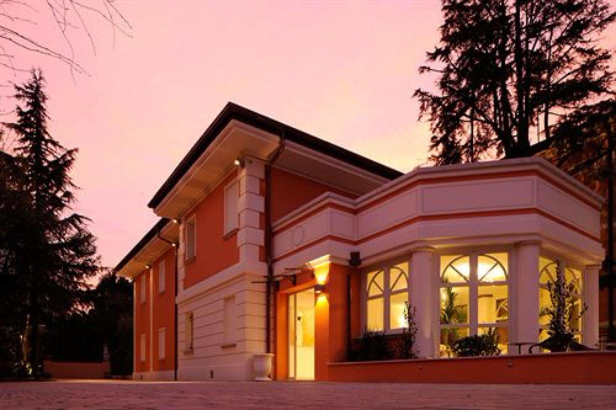 Relais Il Giardino Segreto Maison De Charme Desenzano del Garda Bagian luar foto