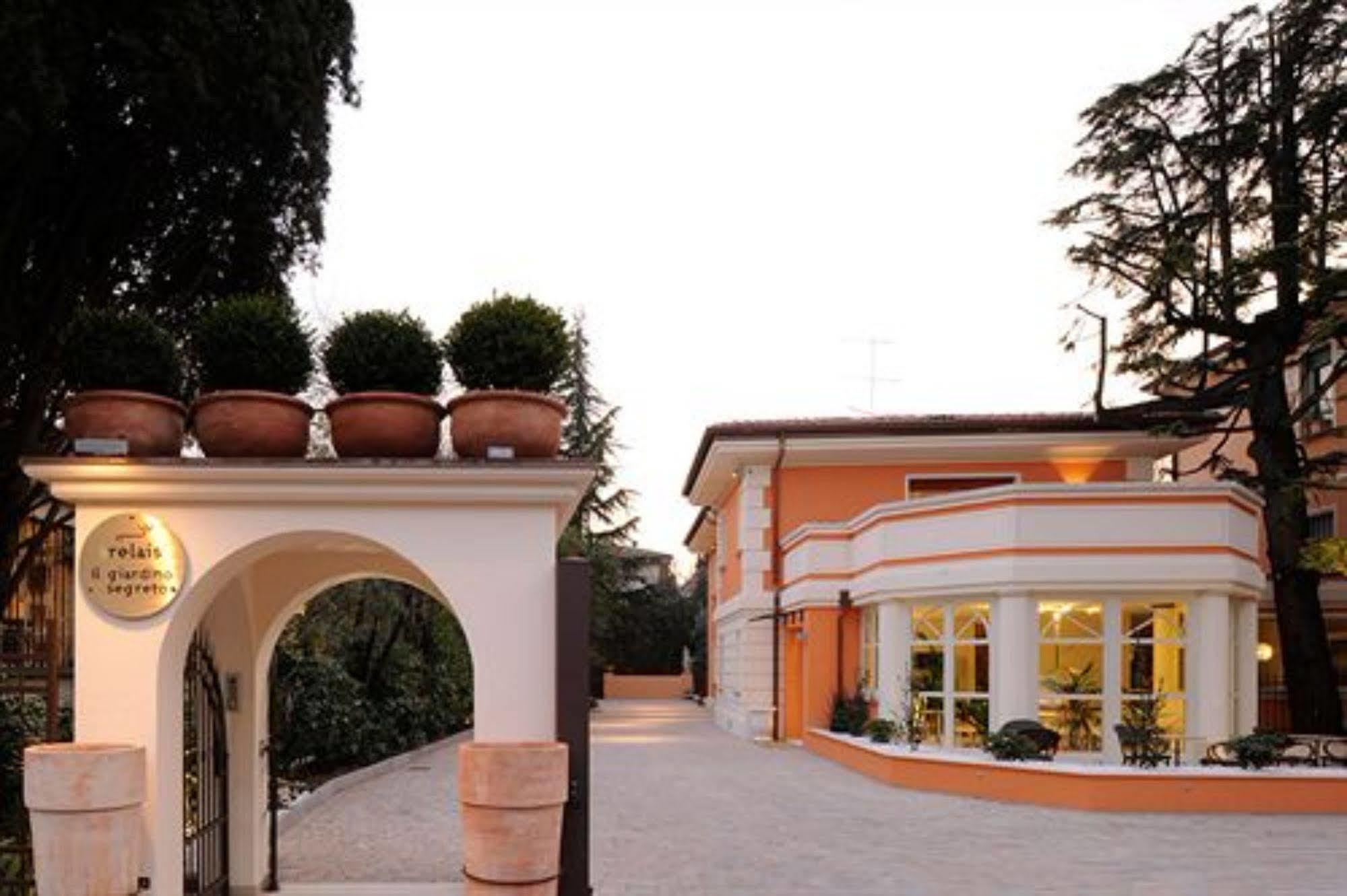 Relais Il Giardino Segreto Maison De Charme Desenzano del Garda Bagian luar foto